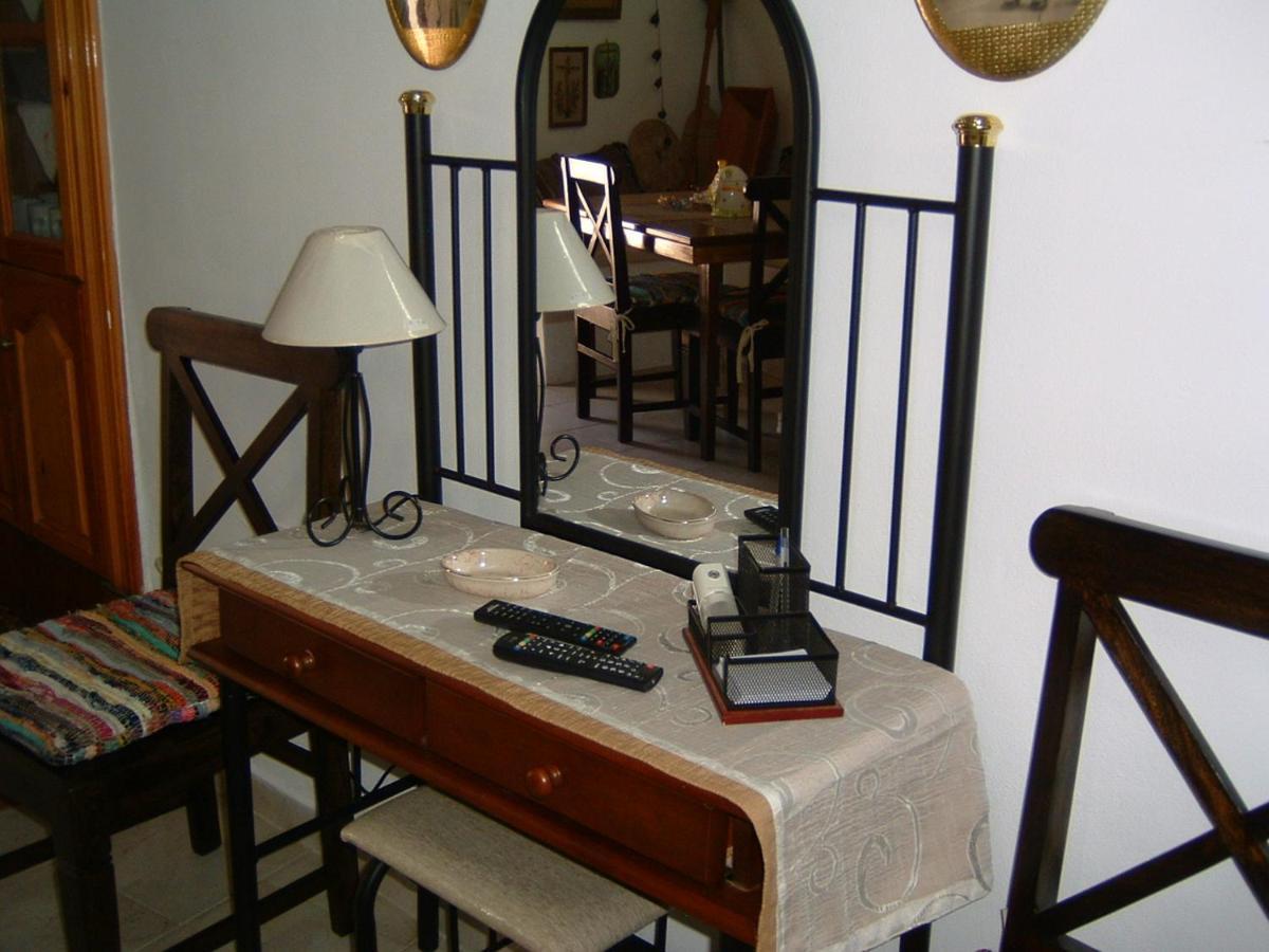 Yiayia'S Home Chalki Town Exterior foto